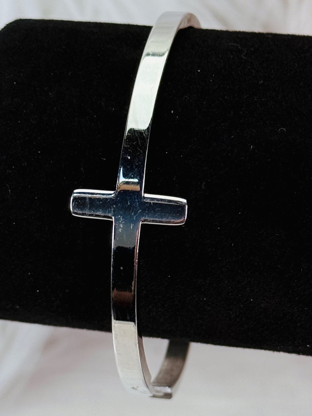 Silvertone minimalist religious cross bangle bracelet